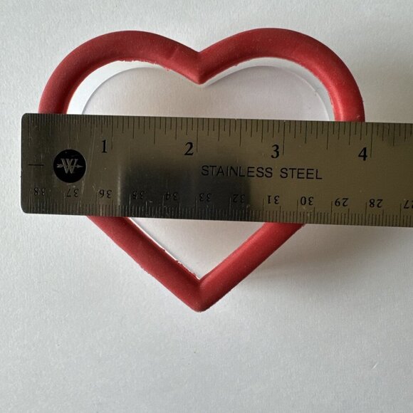 Heart Shaped Cookie Cutters Wilton Comfort Grip 2 Sizes - Picture 3 of 6